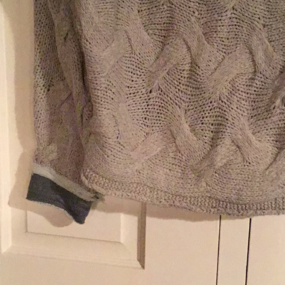 Sweater - Picture 4 of 4